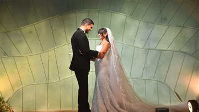 نجوم الفن والإعلام  يشاركون أمل رزق فرحتها بزفاف «هيا » | صور 