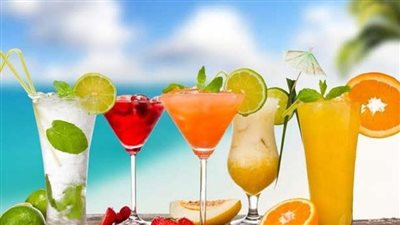 أخصائية تغذية تنصح بـ  10 مشروبات طبيعية مثلجة لتجاوز الموجة الحارة