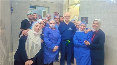 «الصحة»: رئيس قسم المياه الزرقاء بجامعة جنيف يلقي محاضرات علمية لأطباء العيون