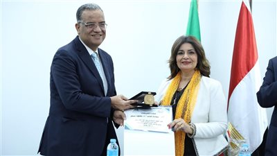 حنان يوسف تطلق أولى مناقشات 