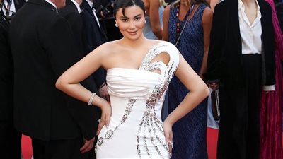 تألق هدى الإتربي في مهرجان كان 2025 بإطلالة ساحرة بتوقيع جورج شقرا