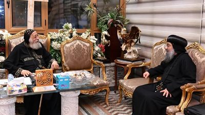 البابا تواضروس الثانى يستقبل الأنبا بولس فى المقر الباباوى 