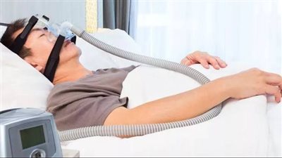  يبدأ بالشخير..كيف يؤدي انقطاع النفس اثناء النوم إلى مأساة؟