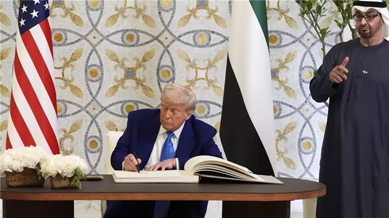 الرئيس الأمريكي دونالد