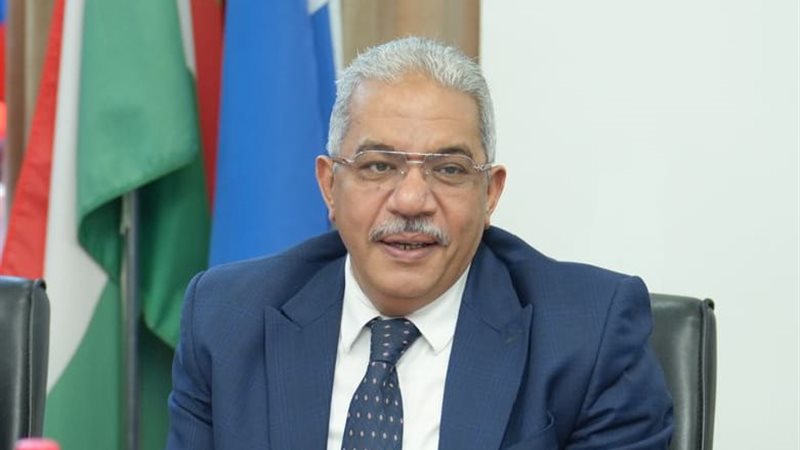الدكتور محمود صديق