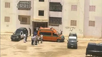 وفاة طفل وإصابة عمه في حادث تصادم تريلا بدراجة نارية بأسيوط