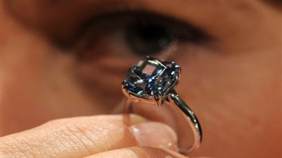 اللي معاه قرش ومحيره يشتري ماسة.. جوهرة بـ21 مليون دولار