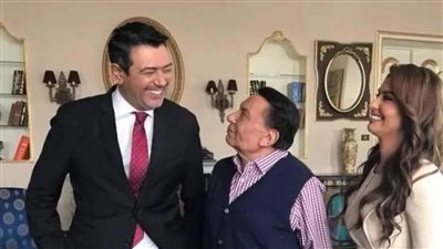 أحمد وفيق يحتفل بعيد ميلاد الزعيم عادل إمام: 