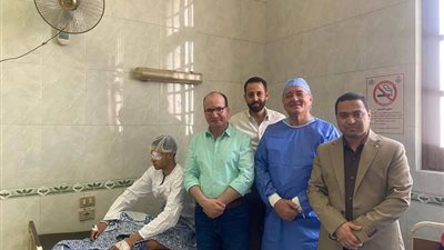 إنجاز طبي..نجاح أول عمليتي زرع قرنية من النوع الطبقي الدقيق بمستشفى قلاوون