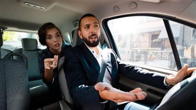  بعد قفز ربة منزل من سيارة..كيف تحمي نفسك من تطبيقات التوصيل؟