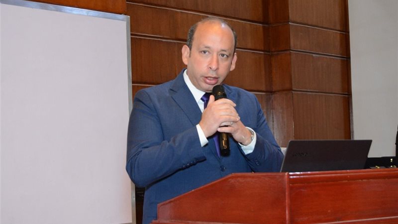 الدكتور حسام صلاح